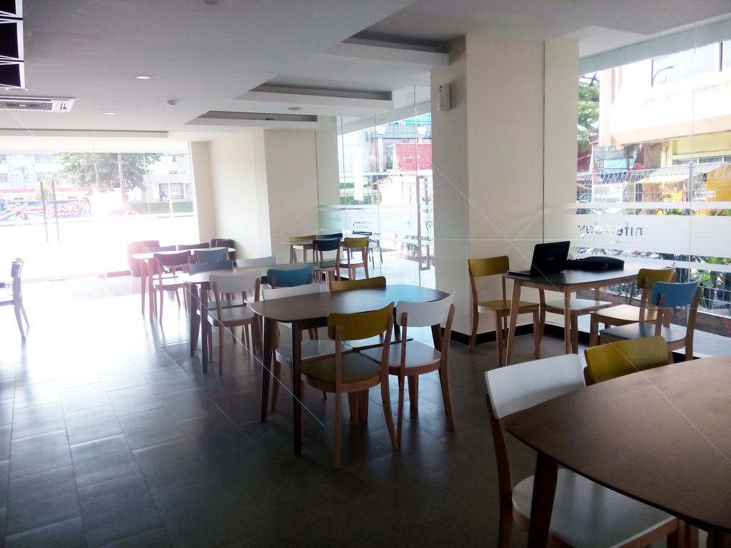 Hotel Nite And Day Batam Jodoh Square Esterno foto