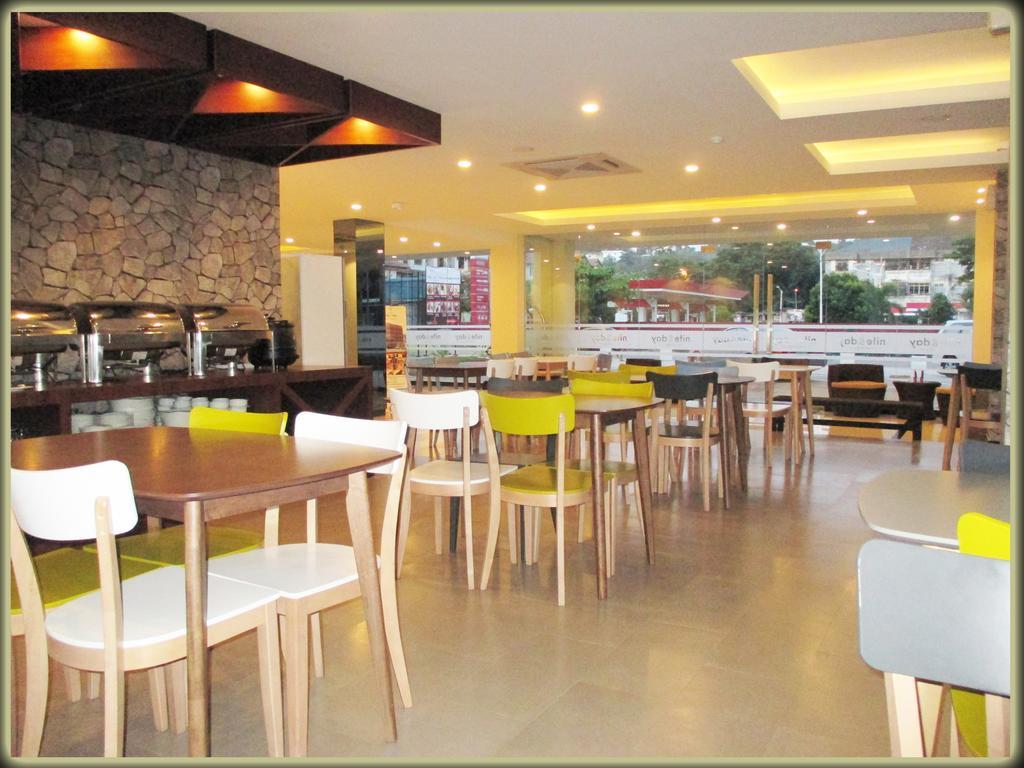 Hotel Nite And Day Batam Jodoh Square Esterno foto