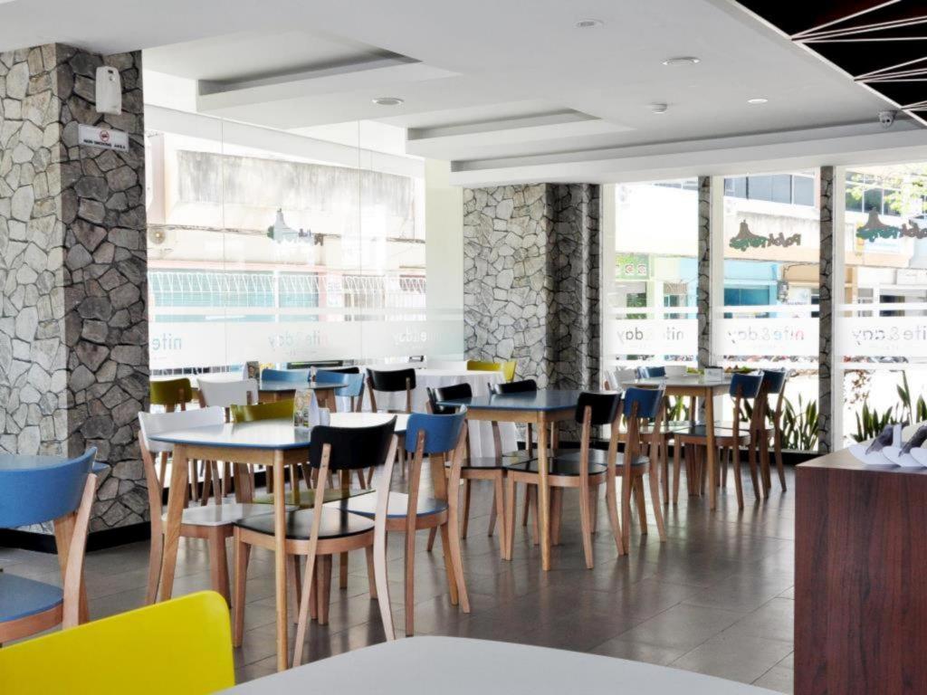 Hotel Nite And Day Batam Jodoh Square Esterno foto