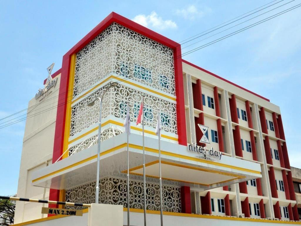 Hotel Nite And Day Batam Jodoh Square Esterno foto