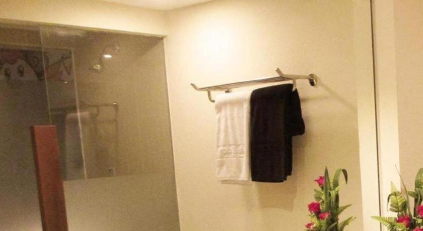 Hotel Nite And Day Batam Jodoh Square Esterno foto