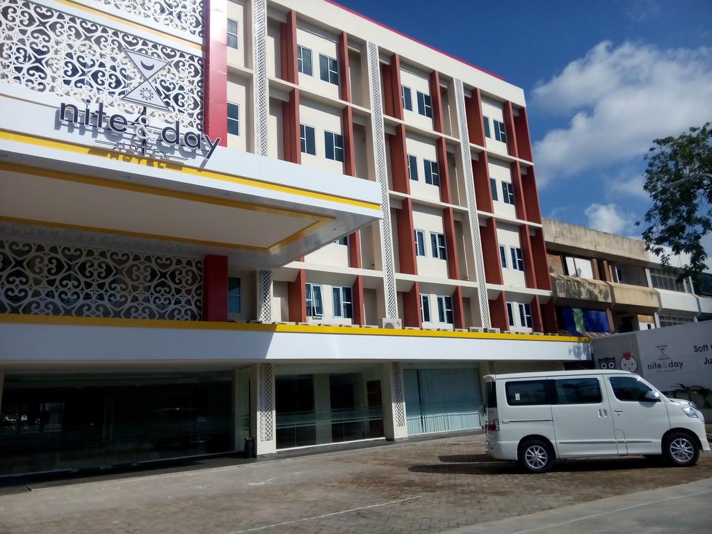 Hotel Nite And Day Batam Jodoh Square Esterno foto