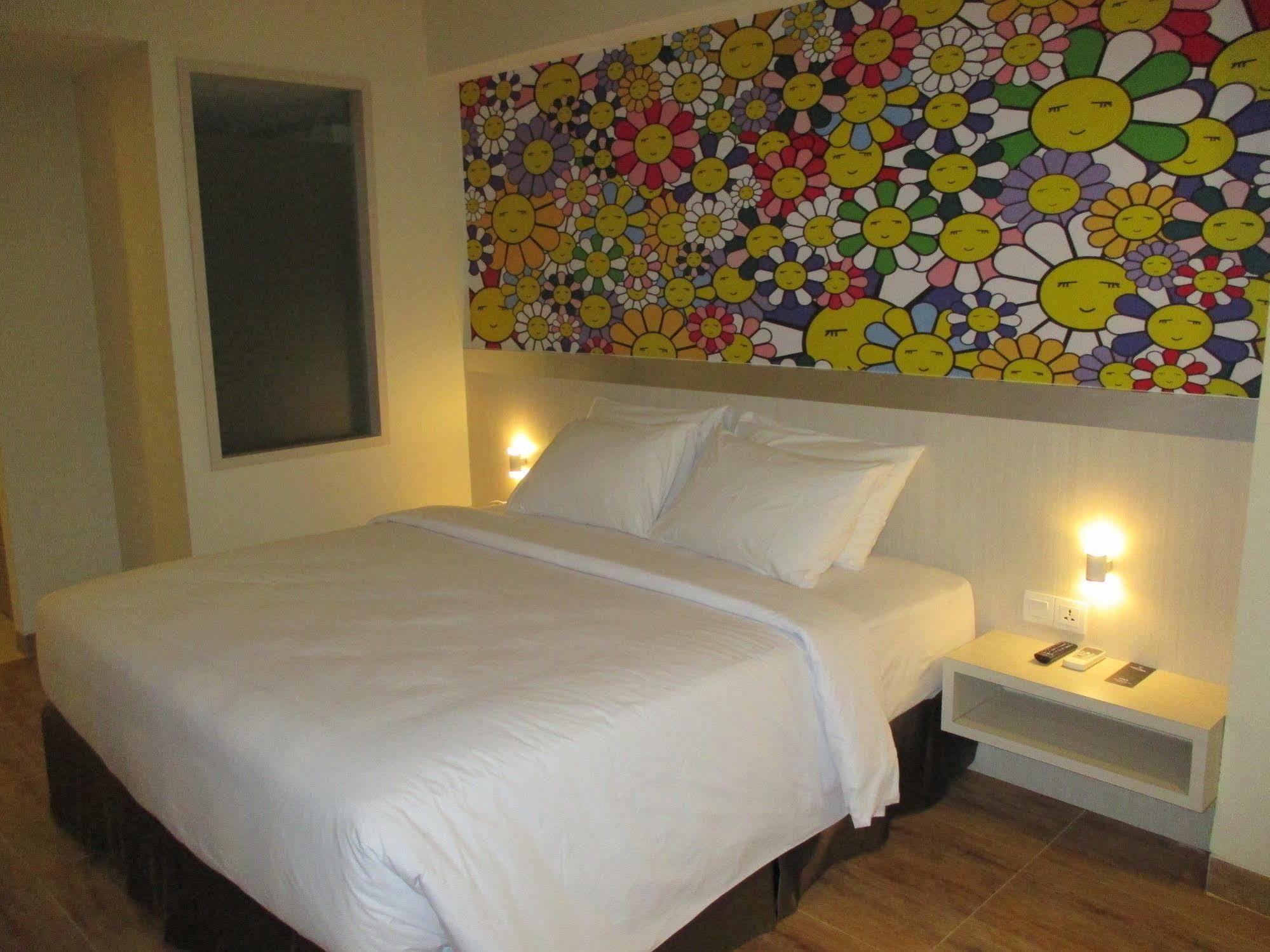 Hotel Nite And Day Batam Jodoh Square Esterno foto